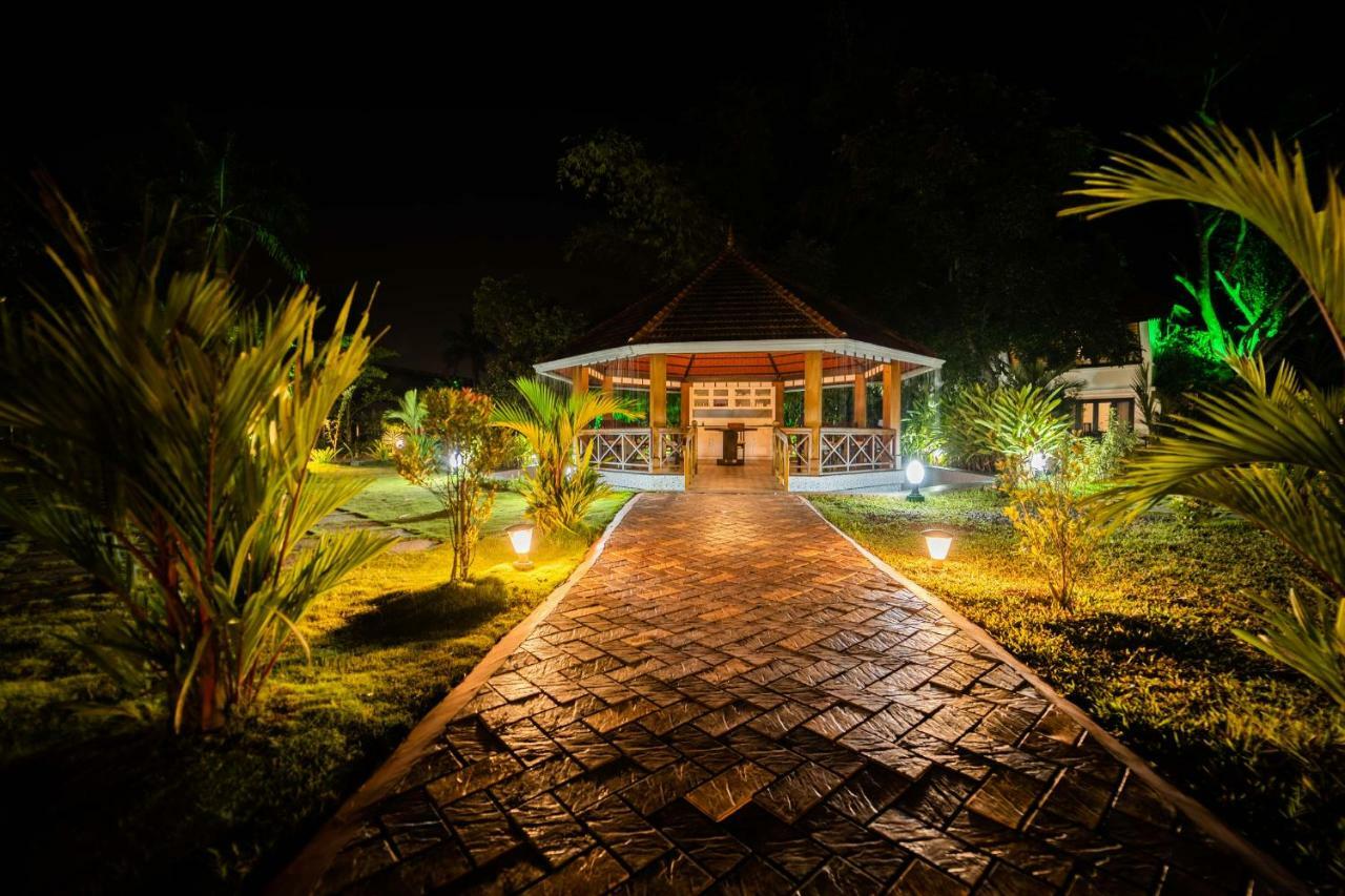 Nihara Resort&Spa Cochin Kochi Exterior foto