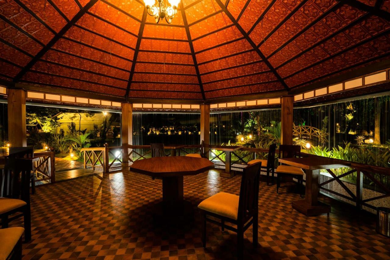 Nihara Resort&Spa Cochin Kochi Exterior foto