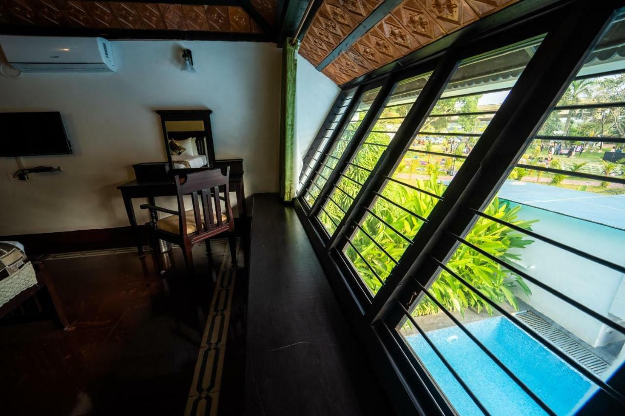 Nihara Resort&Spa Cochin Kochi Exterior foto